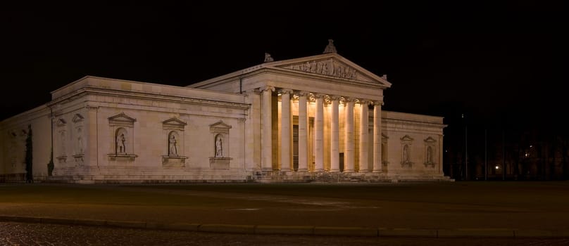 Munich's Glyptothek at night