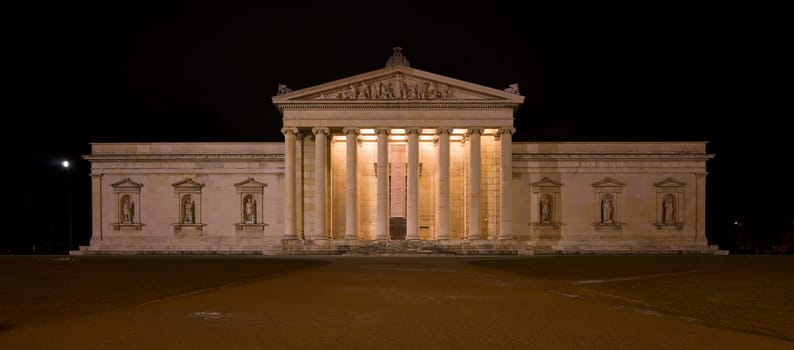 Munich's Glyptothek at night