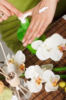 Hand care green