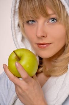 healty woman with apple