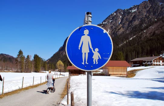 Footpath 8402