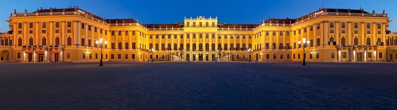 Vienna at night,Sch&amp #65533  Önbrunn