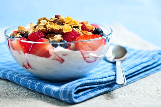 Yogurt with berries and granola