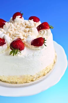Strawberry meringue cake