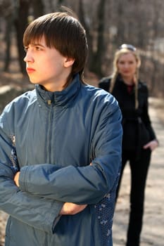 Two young people in the Prk