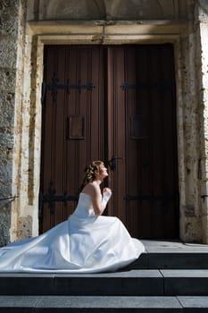Praying Bride