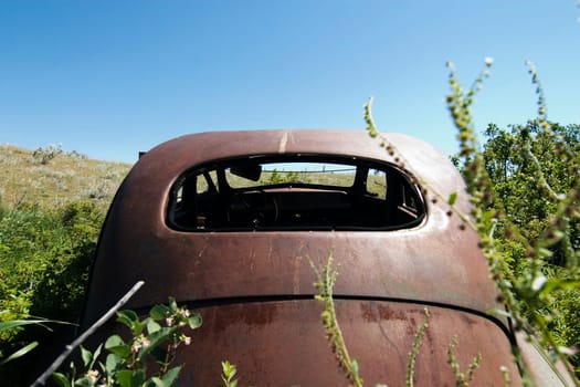 Rusted Prairie Car