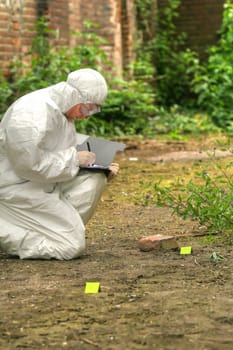 criminologist makes short notices