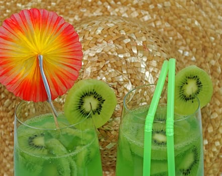 Kiwi cocktail