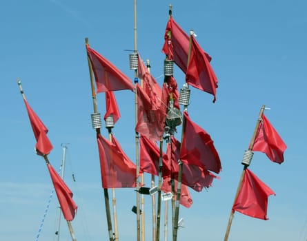 flag or (flag and cloth)