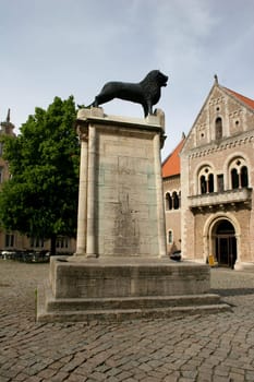 Brunswick Lion and Dankw Castle.