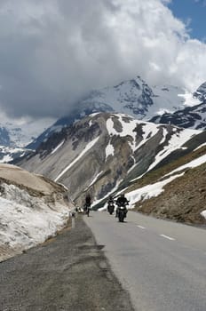 motorcycle,motorcyclist,mountain bike,mountain biker,Forcola di Livigno,Alps