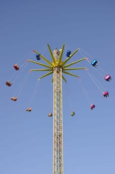 Chain carousel