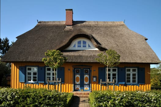 Thatched-roof house on the Darß peninsula...