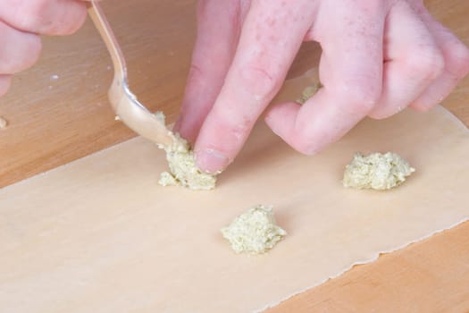 Put on the filling