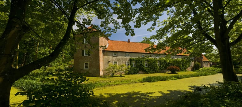 Panorama Behrum Castle