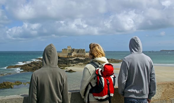 tourists at Saint-Malo