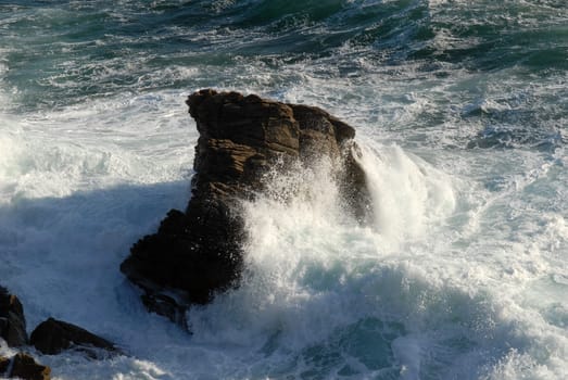 Roaring sea