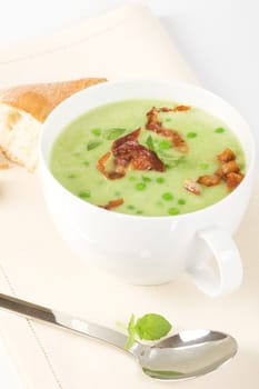Pea soup and bacon