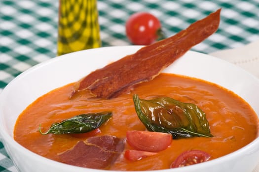 Tomato bacon soup