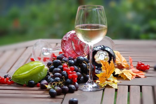 Autumnal white wine drinking