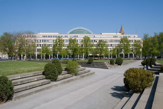 Gallery building
