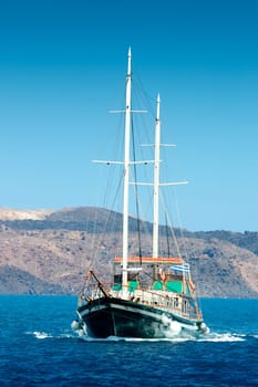 Pleasure boat