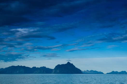 Lofoten - Mountains in the sea