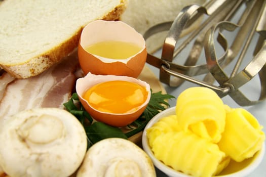 Cracked Egg