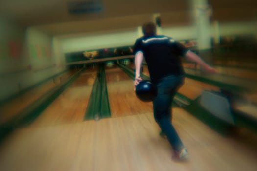 Ten pin bowling