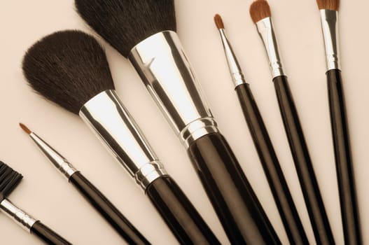 Cosmetic brushes
