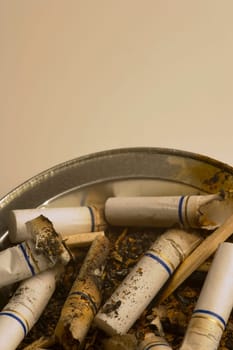 Full ashtray receptacle