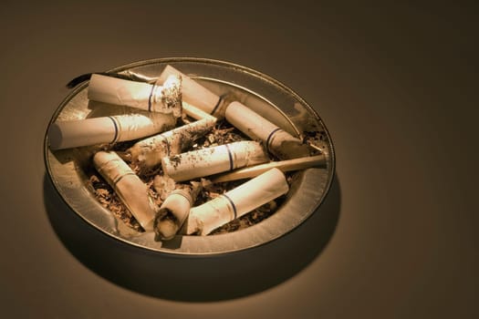 Full ashtray receptacle
