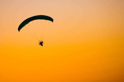 Powered parachute or paraglider