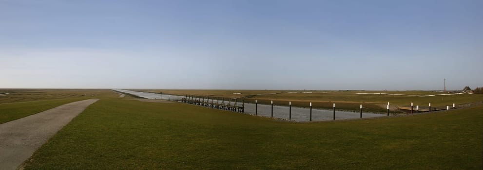 Harbour Canal to the North Sea b. Friedrichskoog