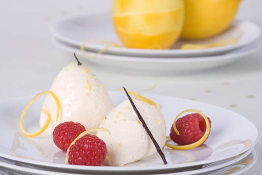 Lemon mousse with vanilla
