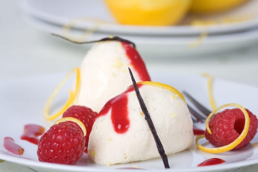 Vanilla with lemon mousse