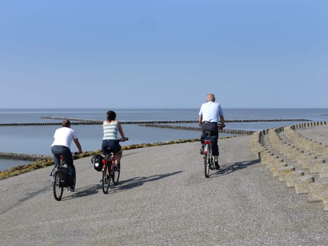 Cycling along the dike
