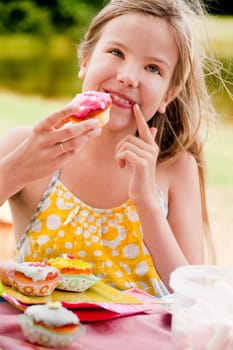 Big cupcake girl
