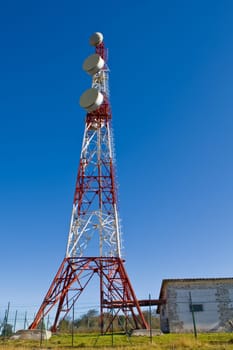 Telecommunications tower