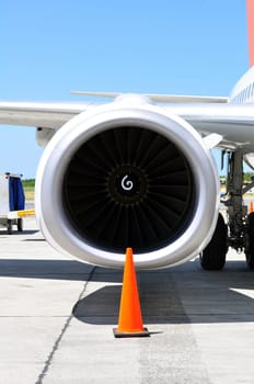 Air transportation, Jet engine detail