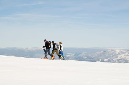 Snowshoeing02