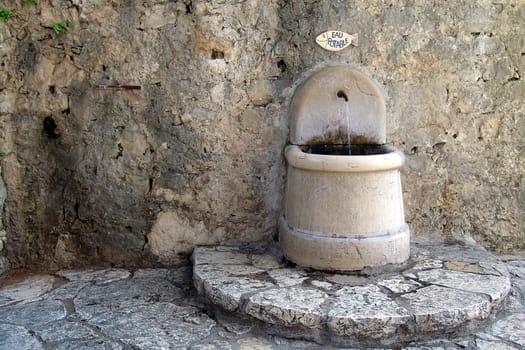 Eau potable village fountain in Provence