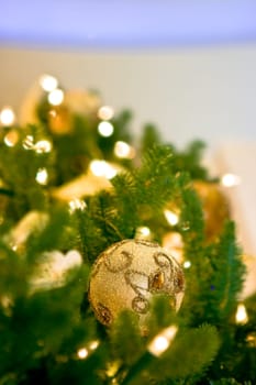 Tree toy