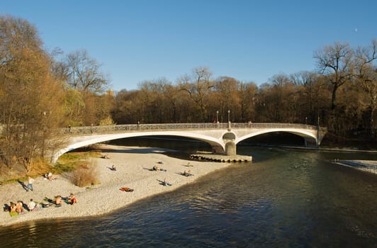 Winter sun on Munich's Isar