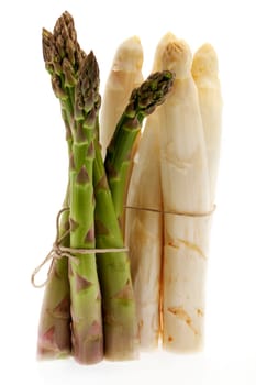 white and green asparagus
