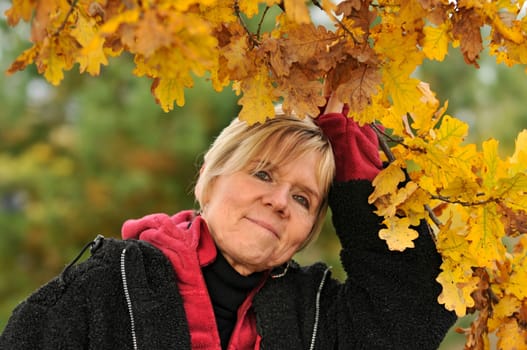 woman in the autumn