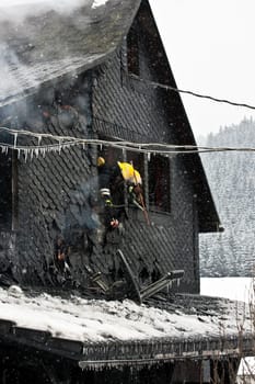 Residential house fire in winter - 14 °C....
