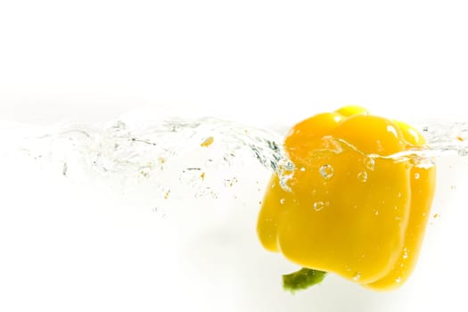 Bell pepper in water wd418