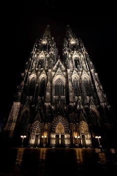 Cologne Cathedral ...